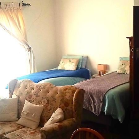 Rheola'S Guest Cottage Harrismith Esterno foto